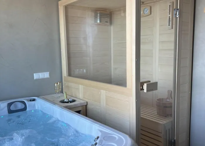 Nayra View & Апартаменты Кавала